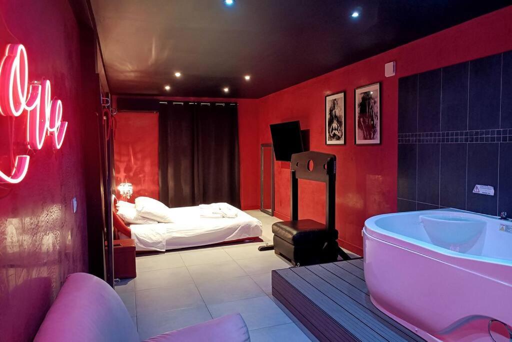 Appartement Balneo Et Sauna Prives The Red Room Mauguio Ngoại thất bức ảnh