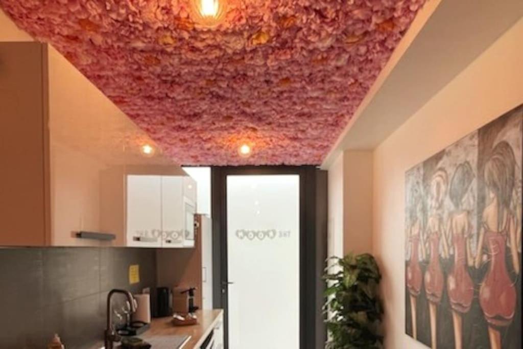 Appartement Balneo Et Sauna Prives The Red Room Mauguio Ngoại thất bức ảnh